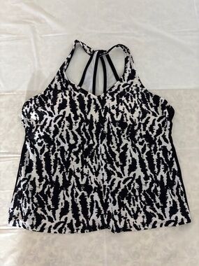 Xersion Black & White Strappy Racerback Tank